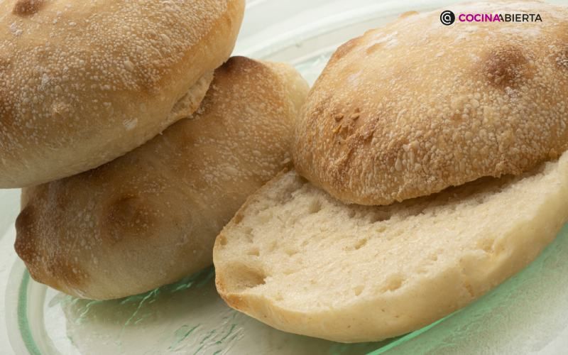 Los molletes se suelen utilizar para desayunar en Andalucía