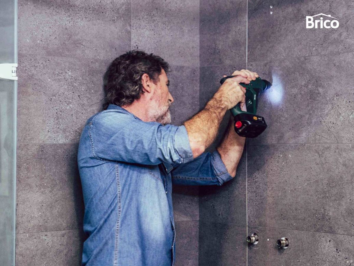 Perforar las marcas de fijación