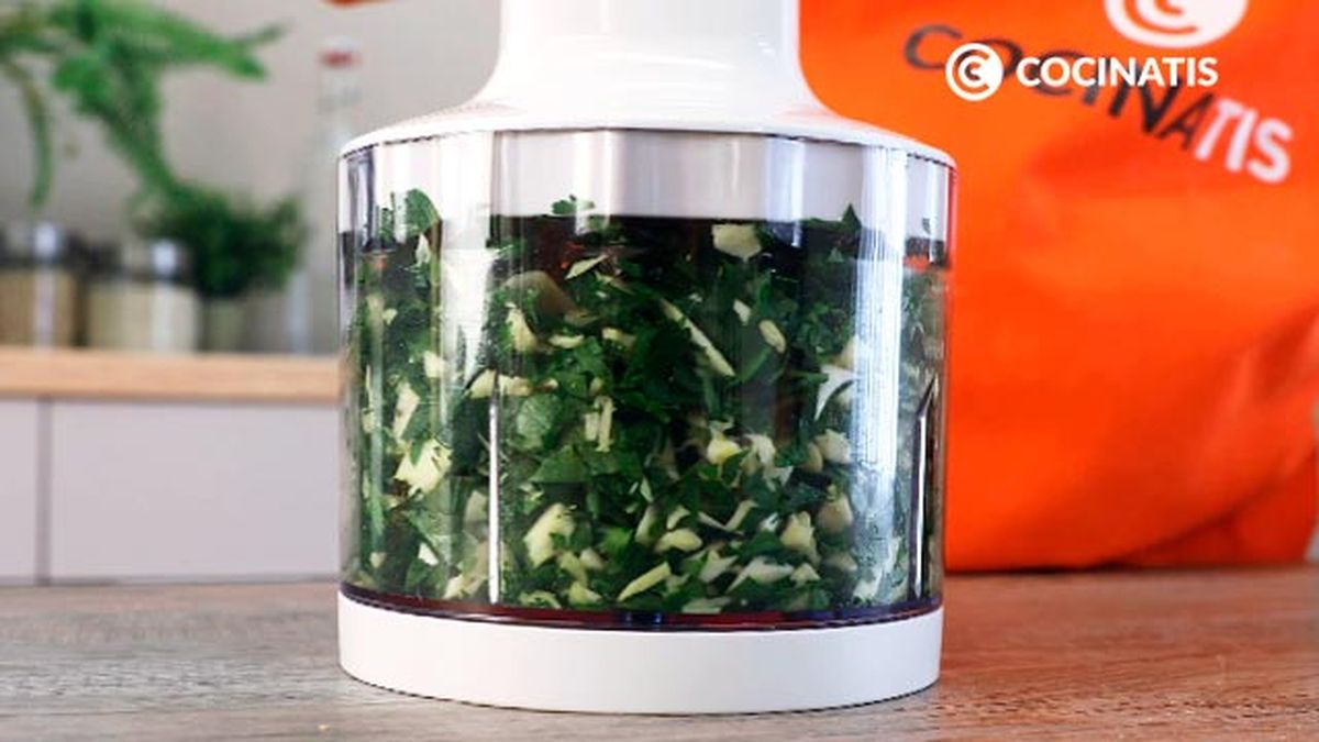 Receta de salsa de ajo y perejil  paso 2