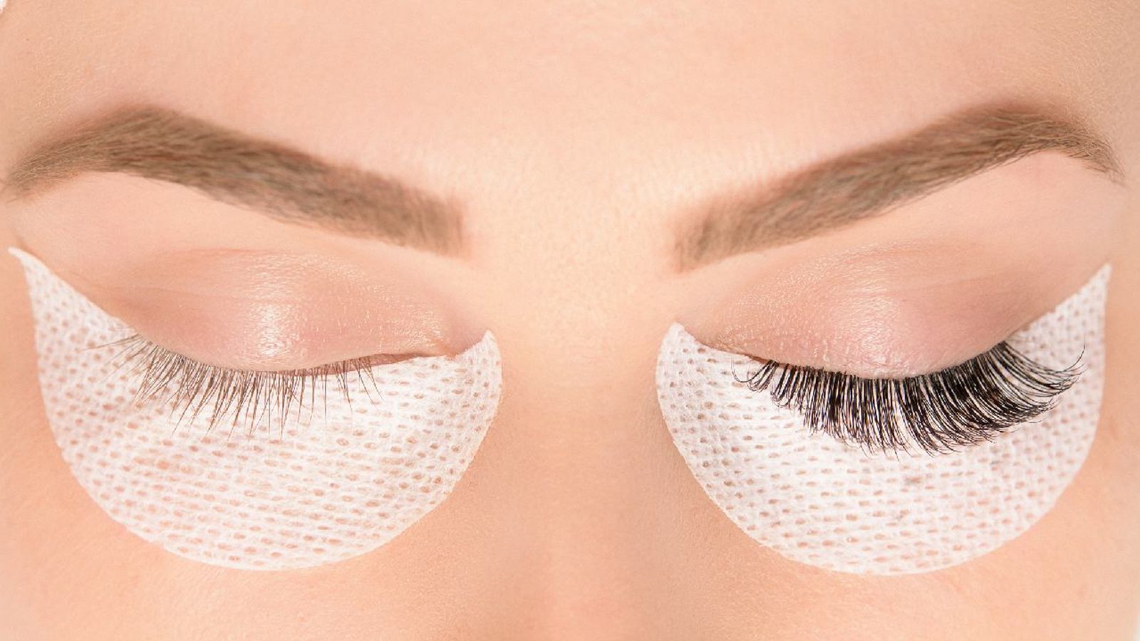Aplicación de pestañas postizas pelo a pelo