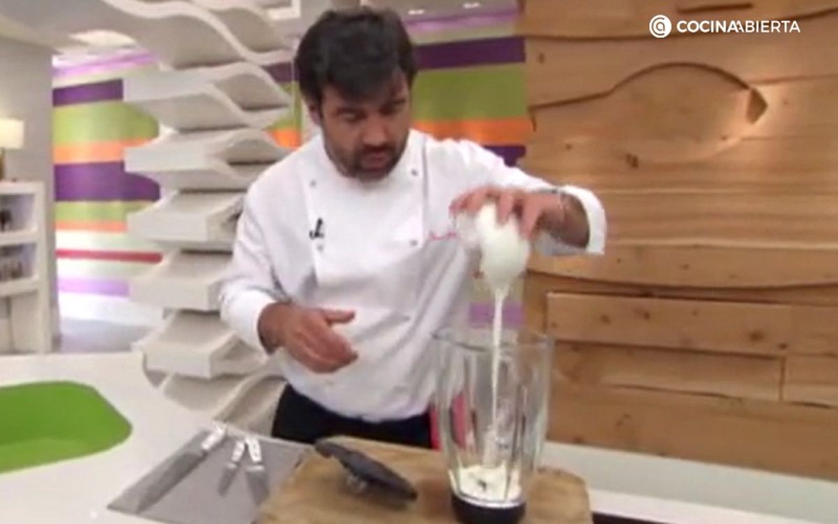Puedes utilizar yogur o kéfir para elaborar el lassi de mango