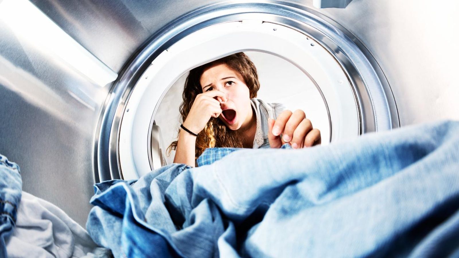 como quitar mal olor ropa con vinagre