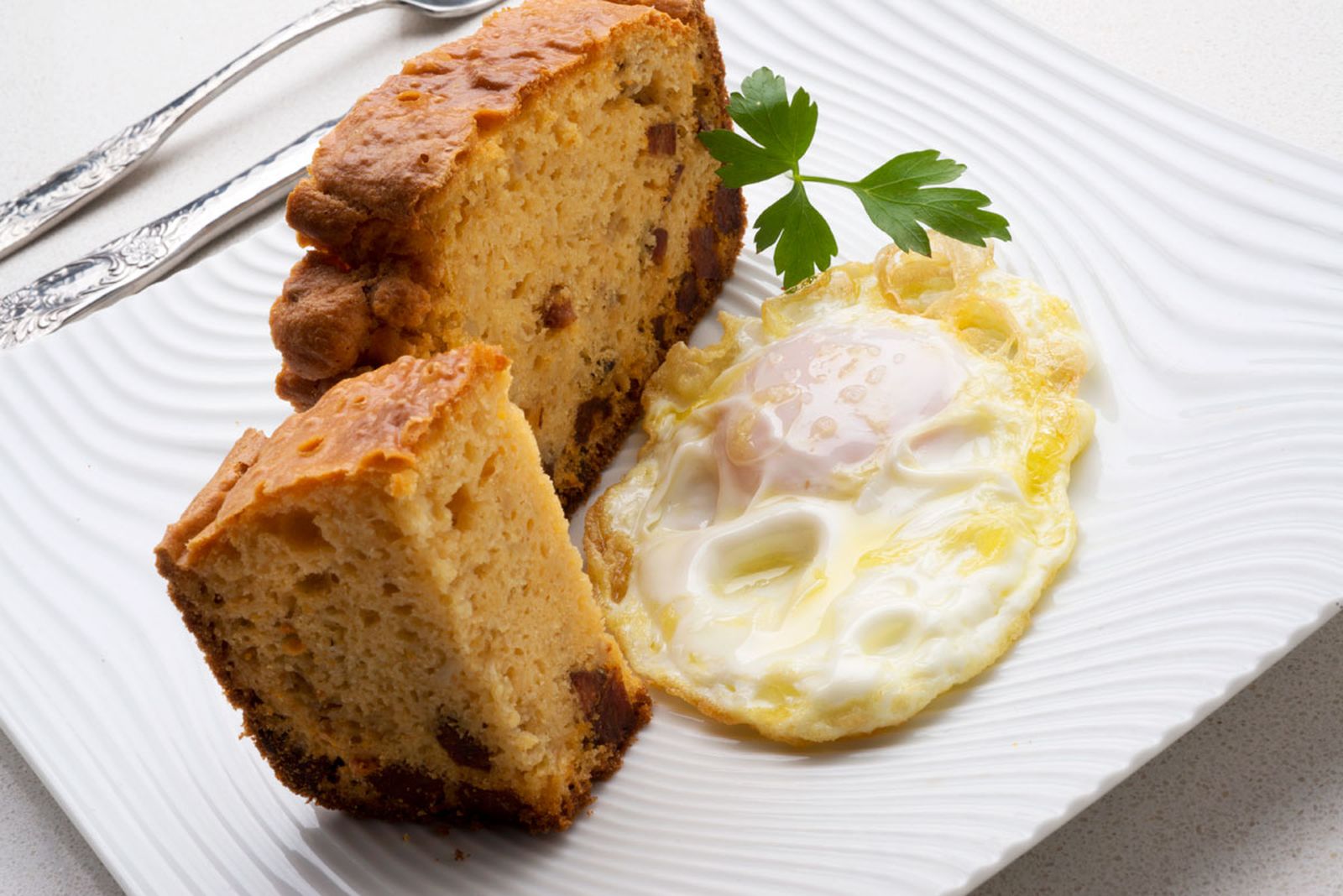 5507 1 Choripan con huevo frito (890) xl