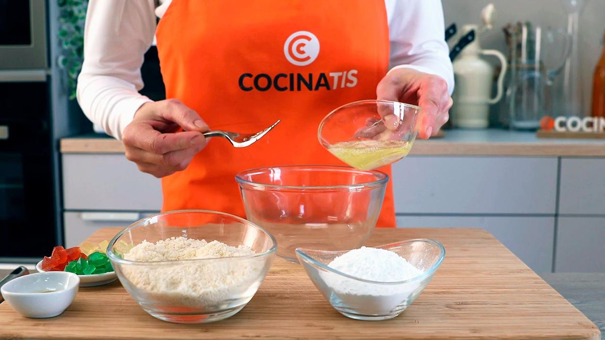 Receta de turrón de mazapán y frutas confitadas  paso 2