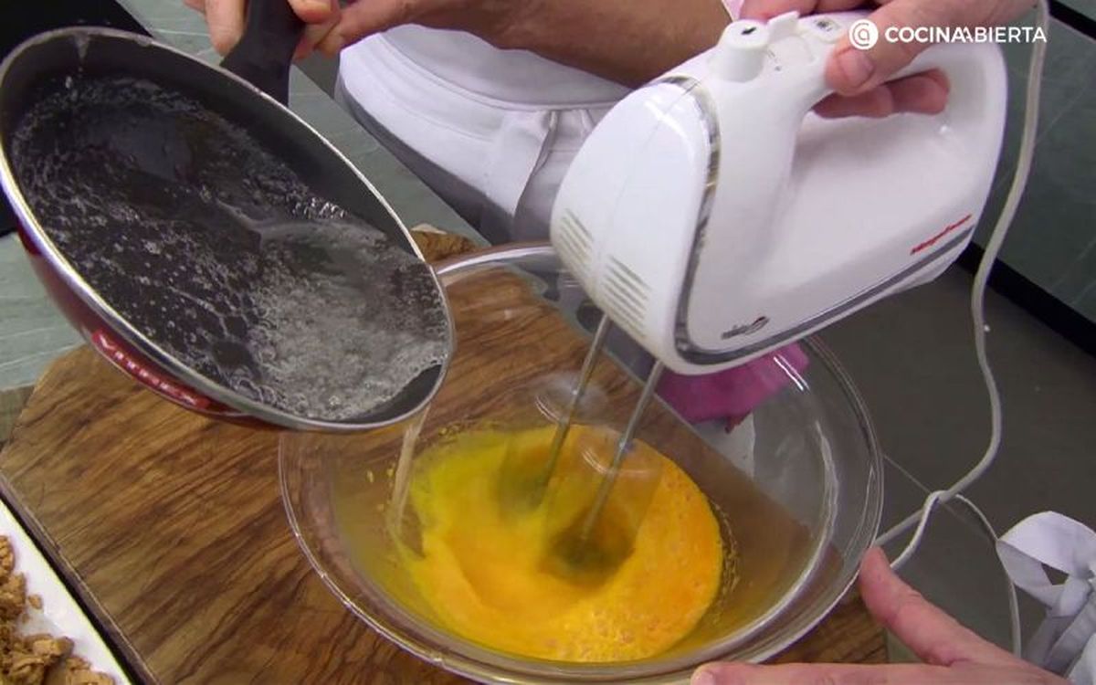 Incorpora el jarabe directamente desde el fuego