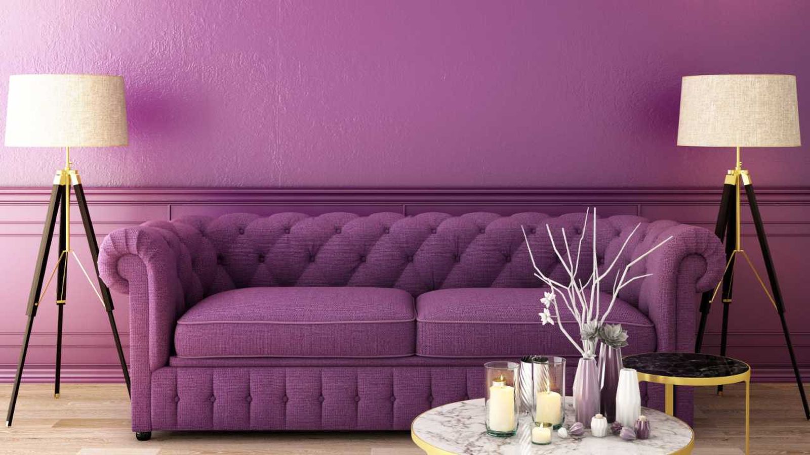 Salón decorado en rosa arándano.