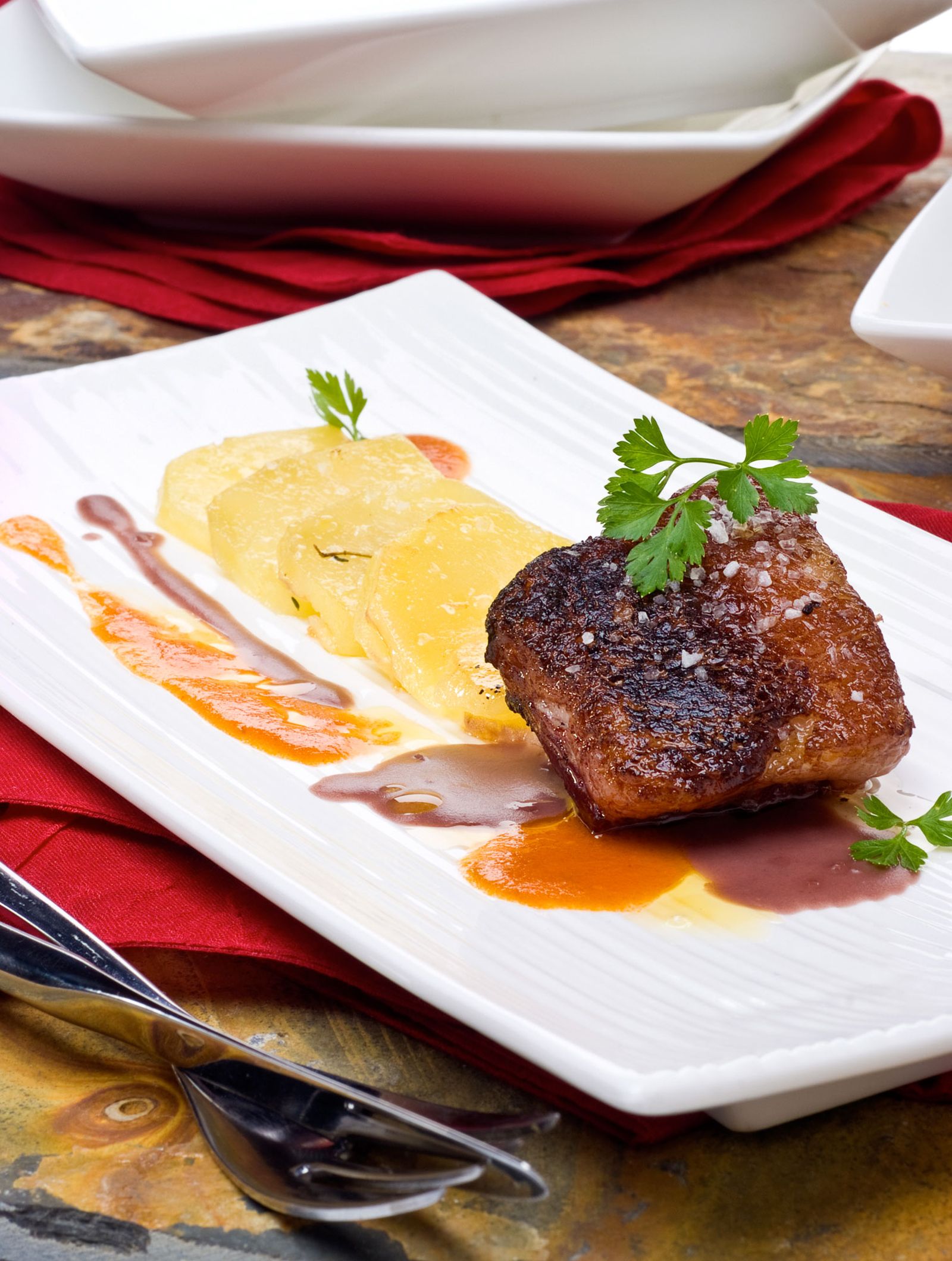 054. PAPADA DE CERDO ESTOFADA CON CREMA DE AZUKIS 5