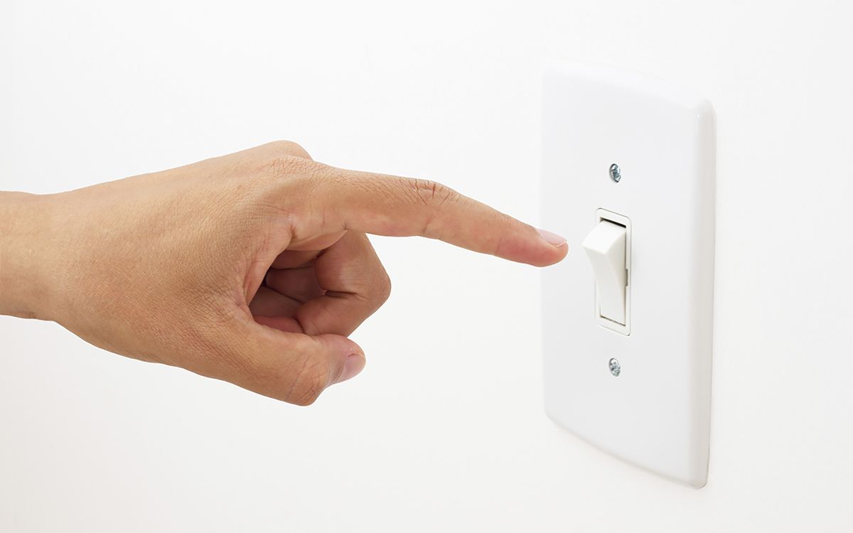 Limpiar interruptores de la luz