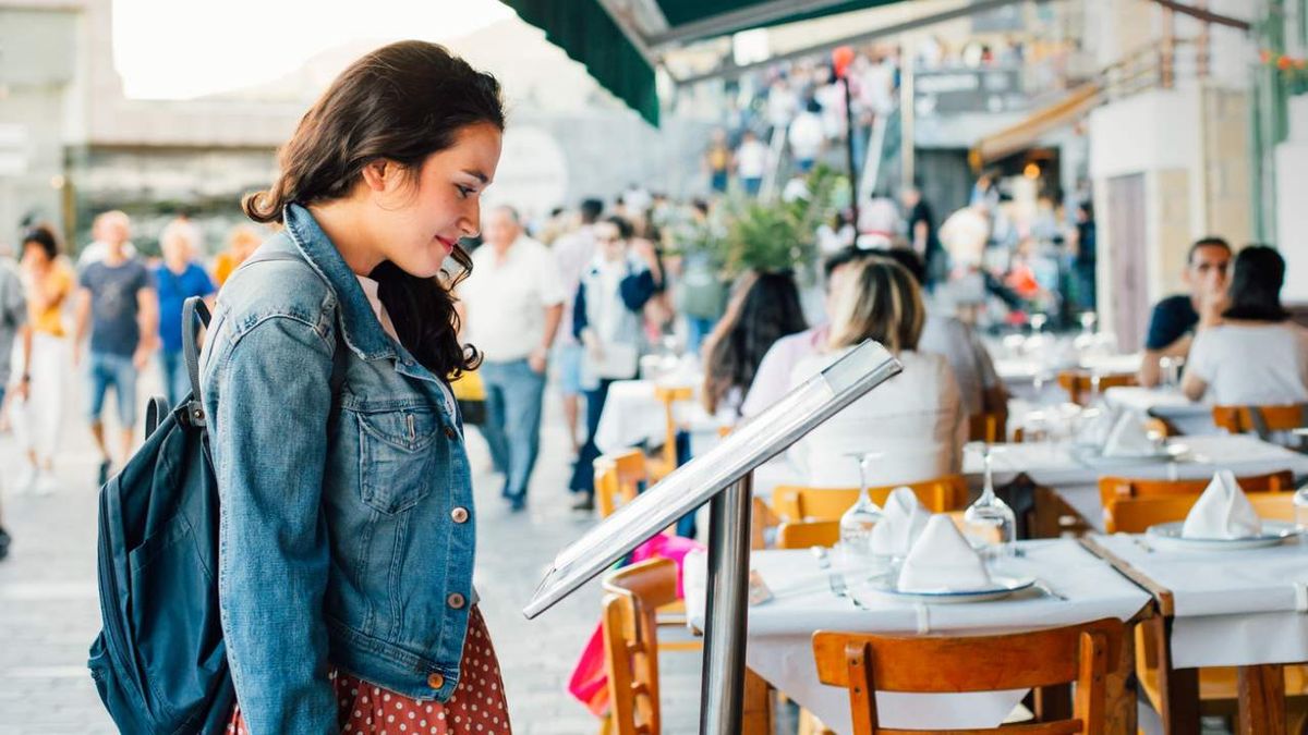 Descubre cómo la inteligencia artificial puede salvar los tradicionales menú del día