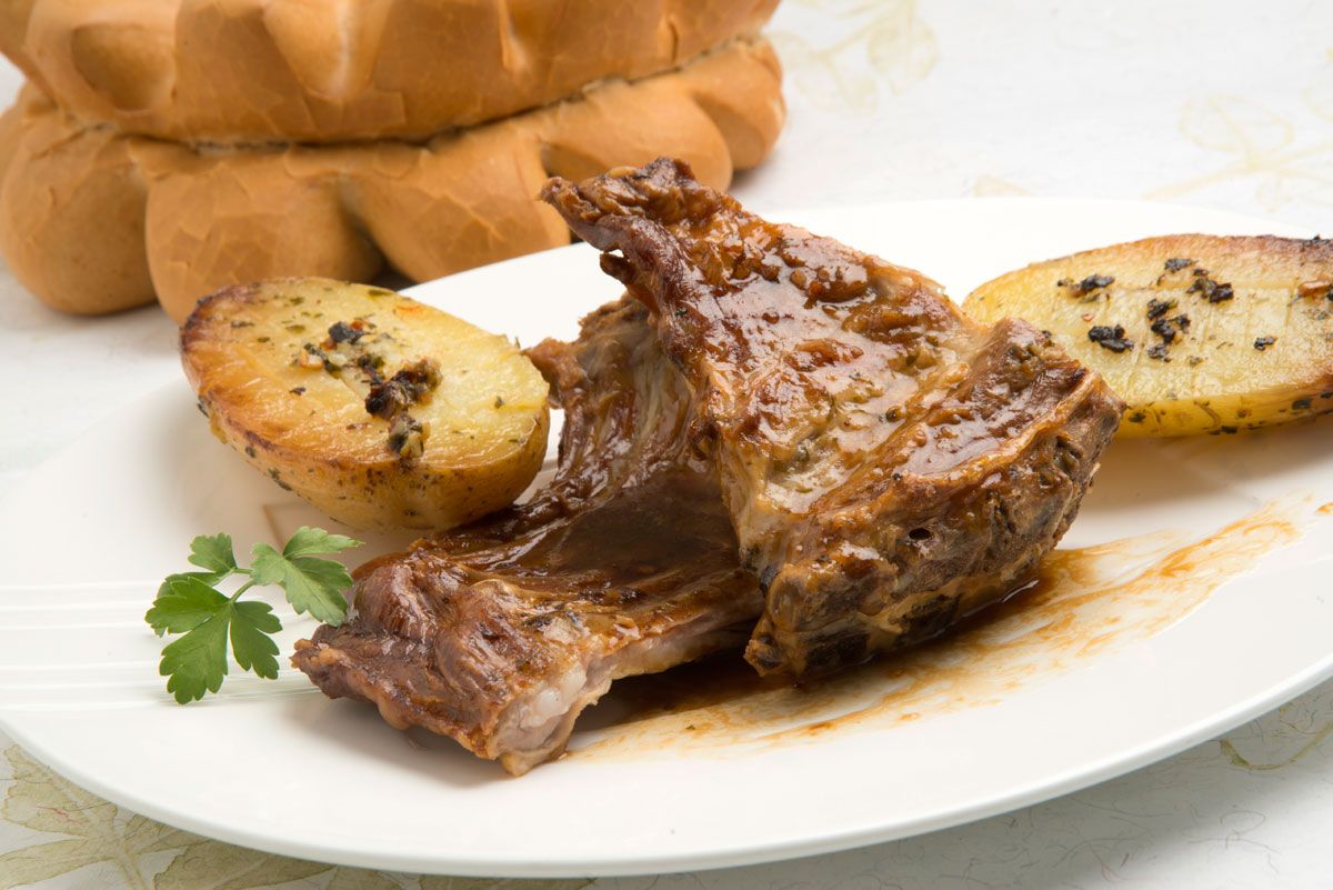 5531 1 Lechazo y patatas a la manarra (914) xl