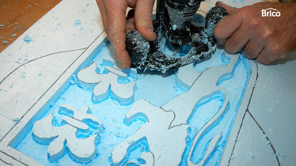 Brico 276 Escudo heraldico paso6