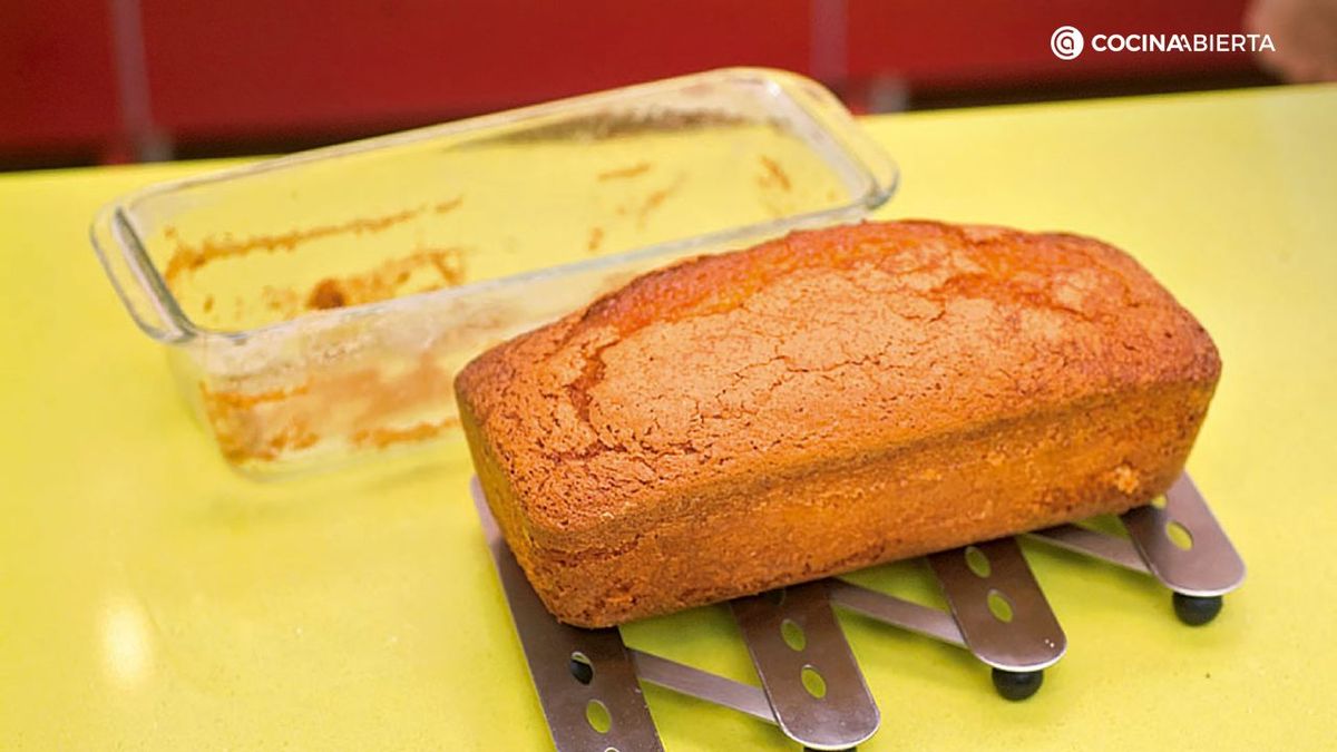 Sigue el paso a paso de Eva Arguiñano para desmoldar un bizcocho sin que se rompa