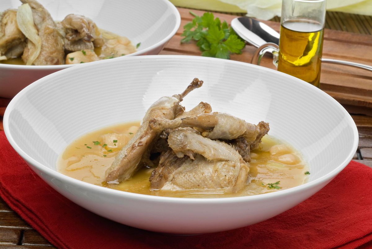 Codornices escabechadas con pochas