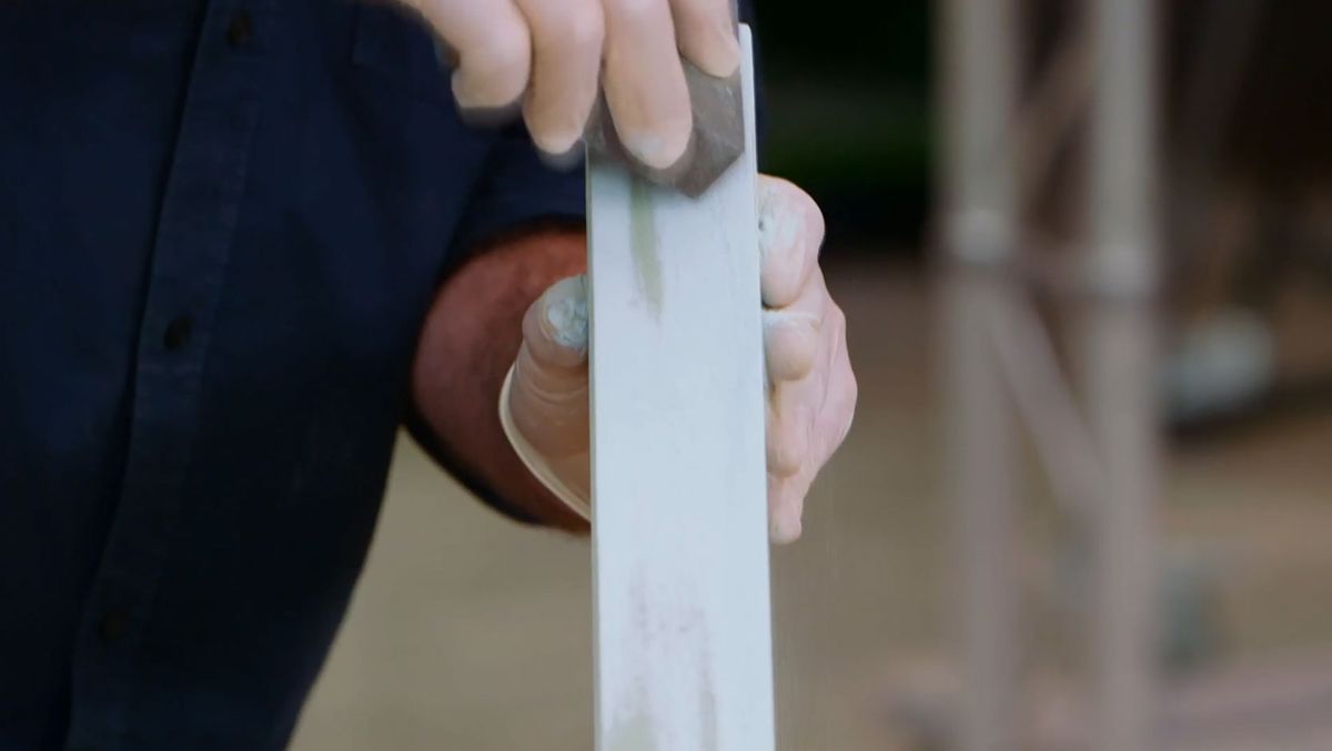 Cómo hacer una estantería esquinera paso 9