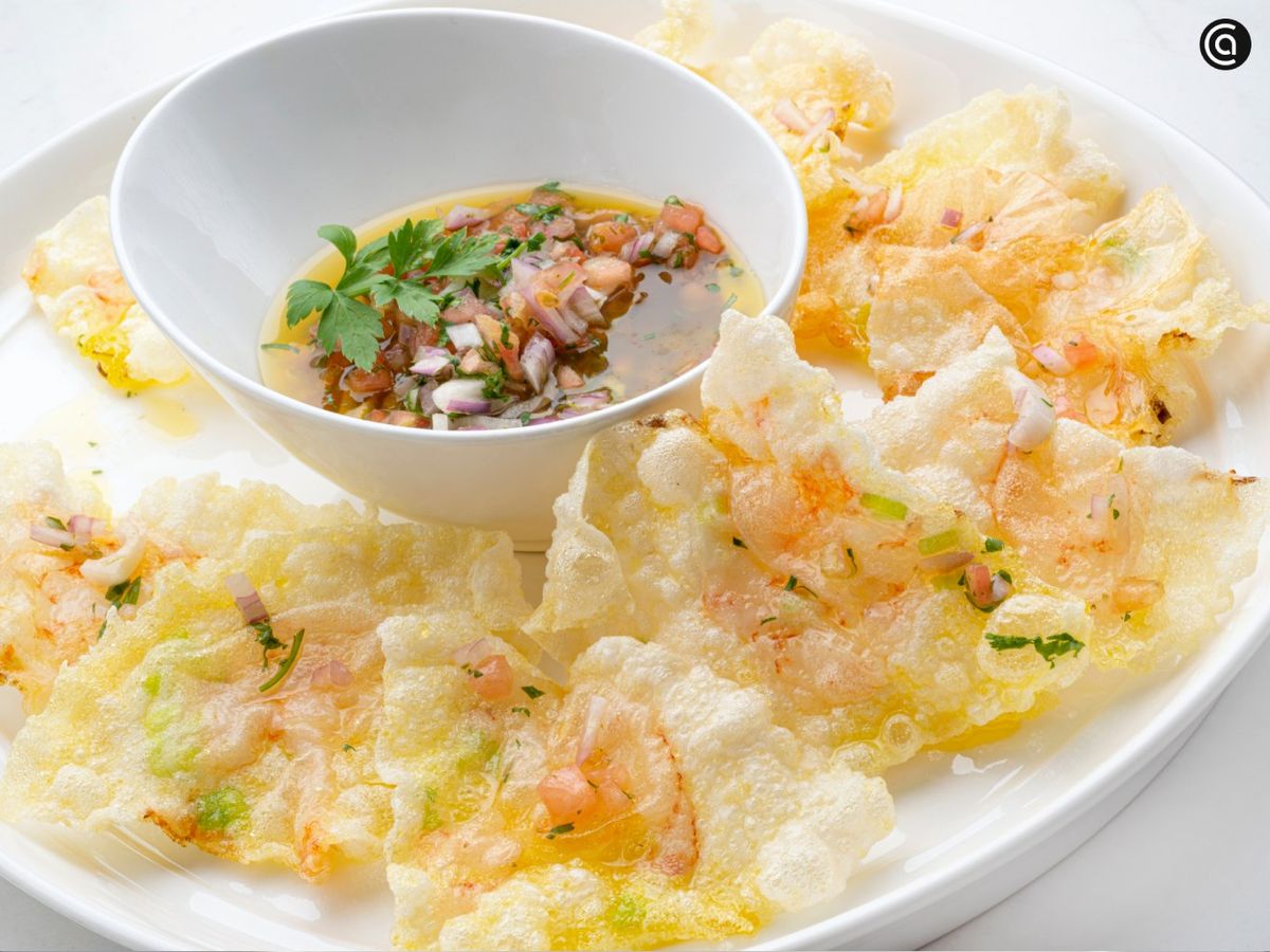 Aprende a preparar unas gambas fritas con pico de gallo con esta receta de Joseba Arguiñano
