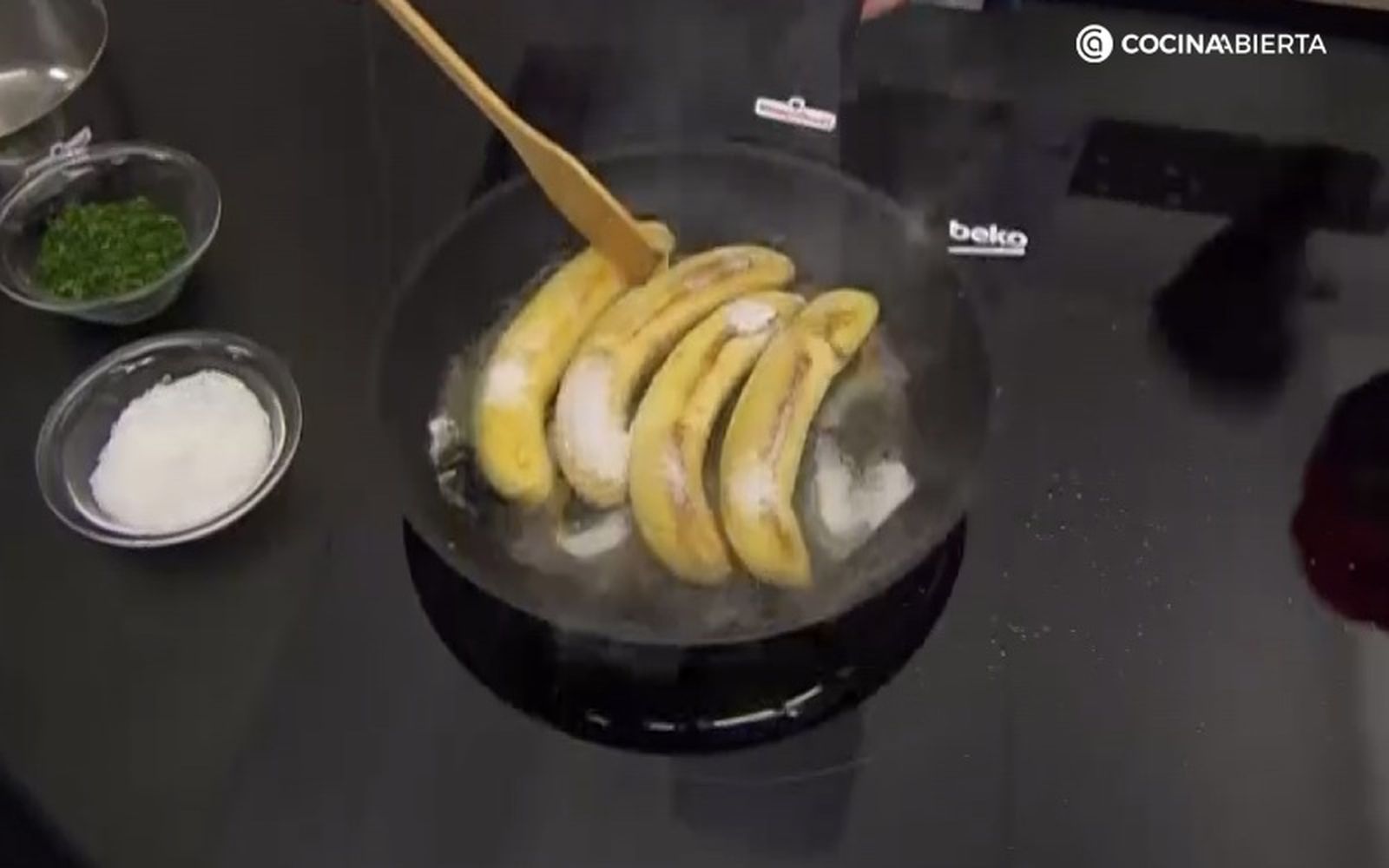 Canutillos de plátano - paso 1