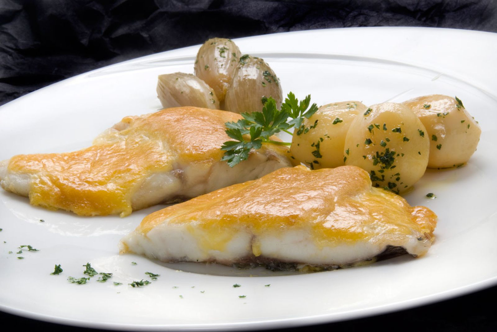 289 Muxarra con chalotas y patatas confitadas (4904)