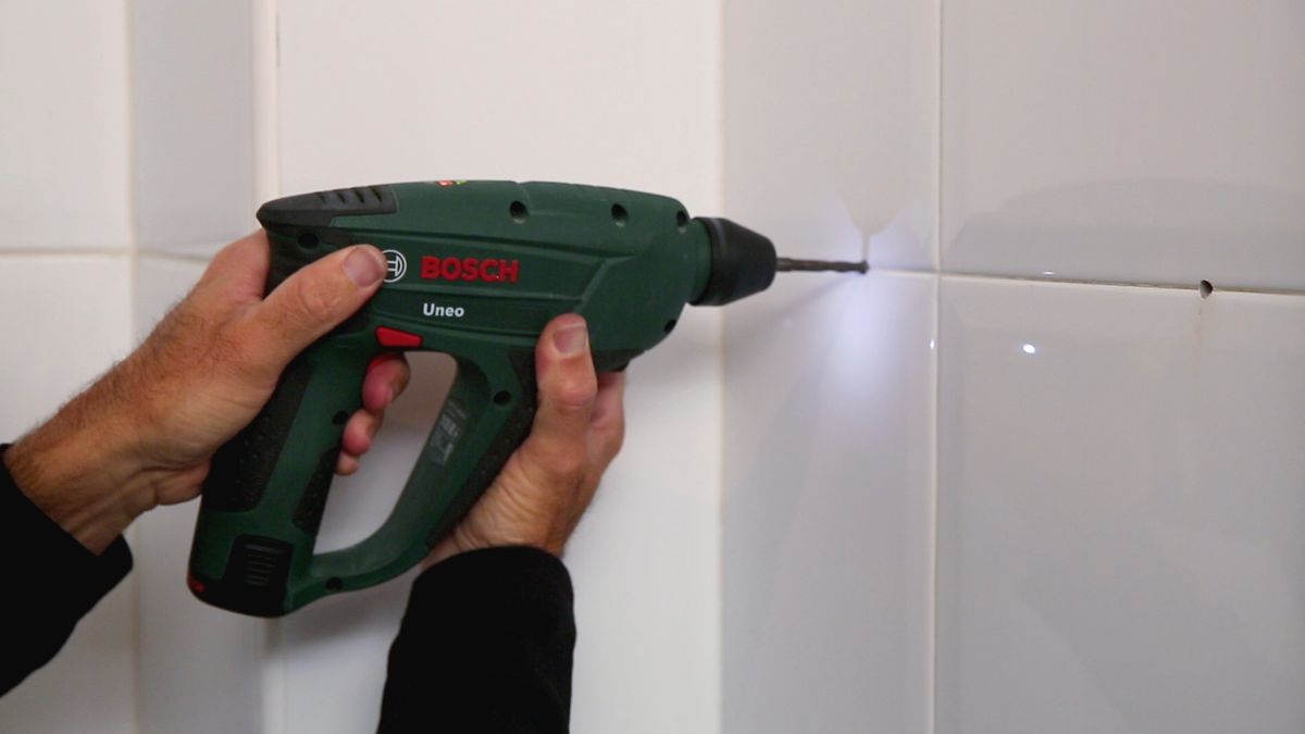 Cómo colocar un secador de manos paso 5