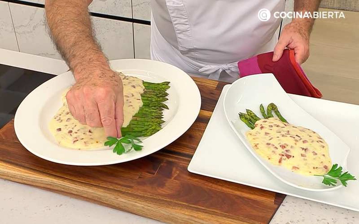 Decora con una hoja de perejil