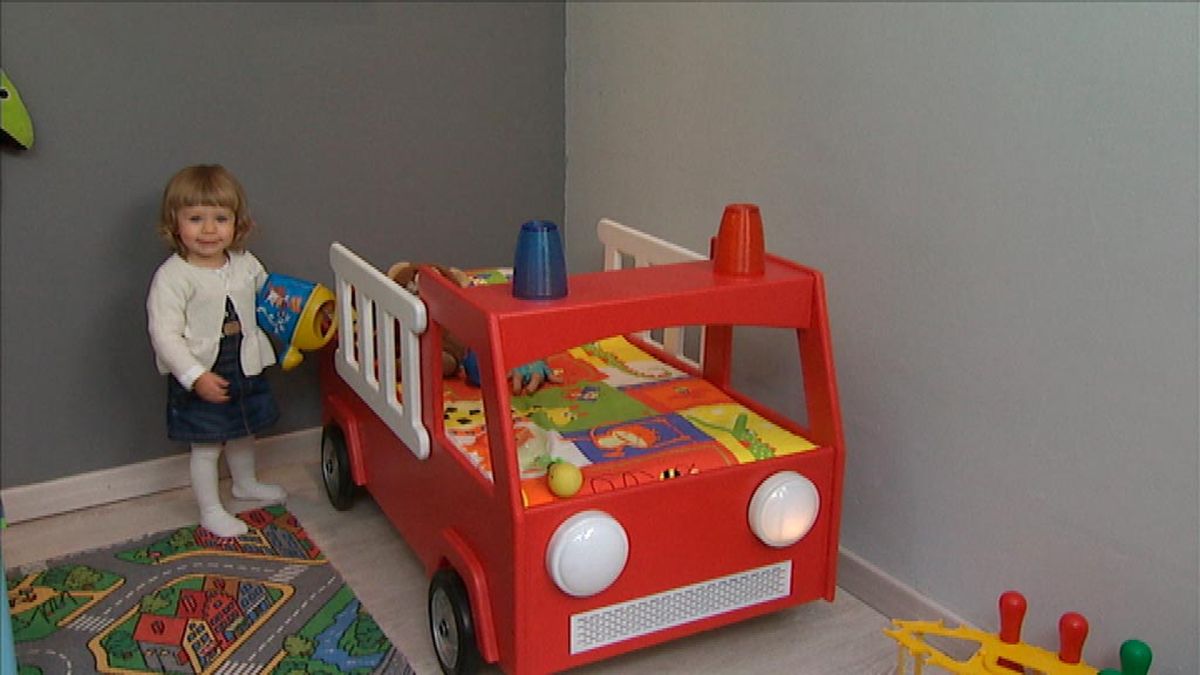 Cómo hacer una cuna con forma de camión paso 13