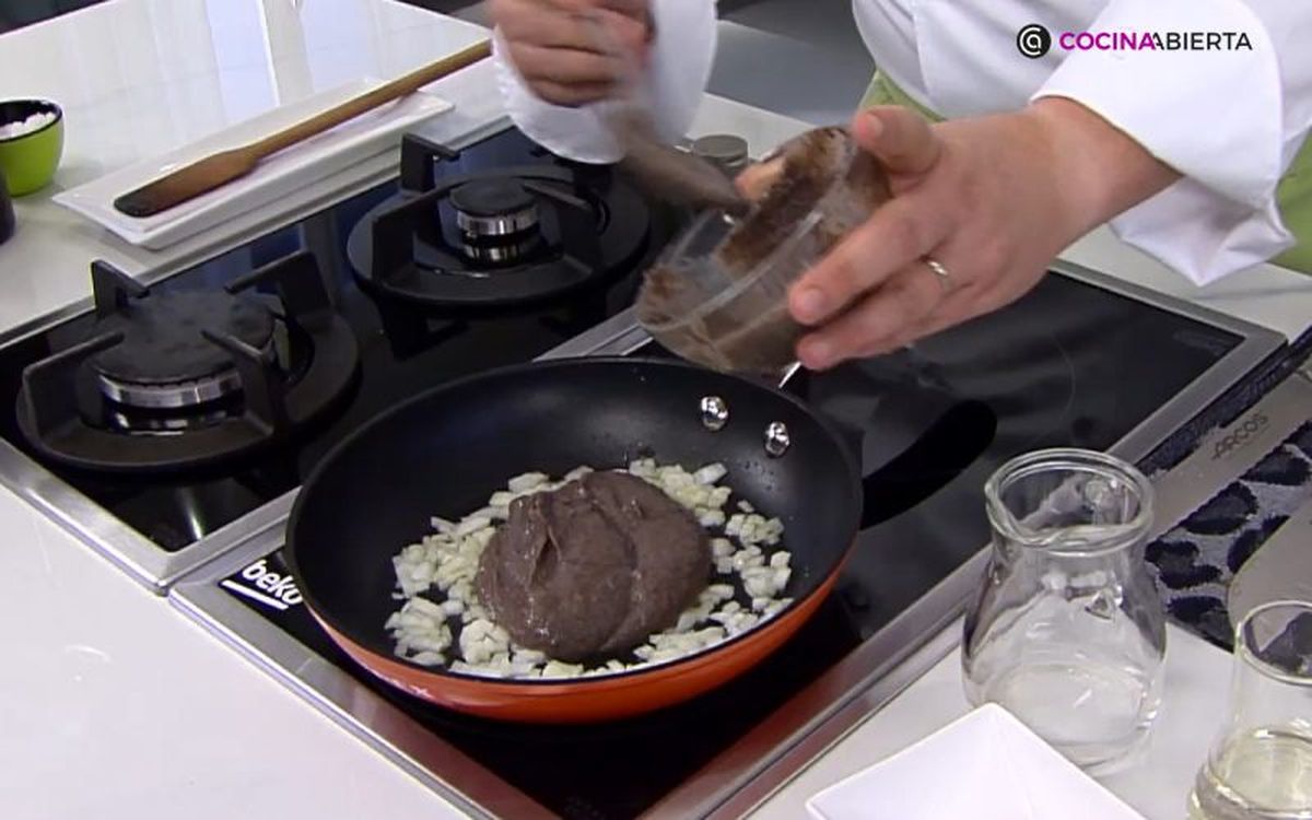 La pasta de frijoles será la base de los molletes