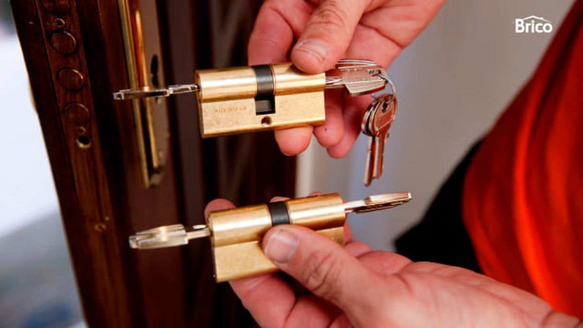 Bricomania 585 cambiar cerradura puerta blindada paso 3