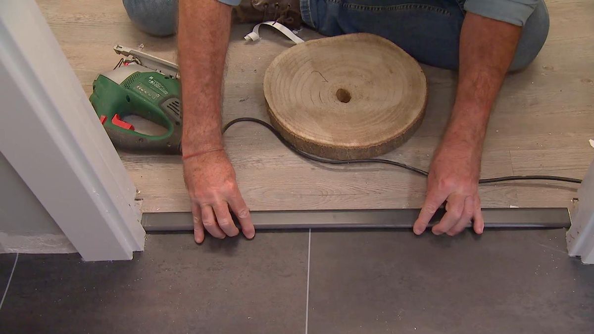 Como colocar suelo vinilico en rollo paso 7