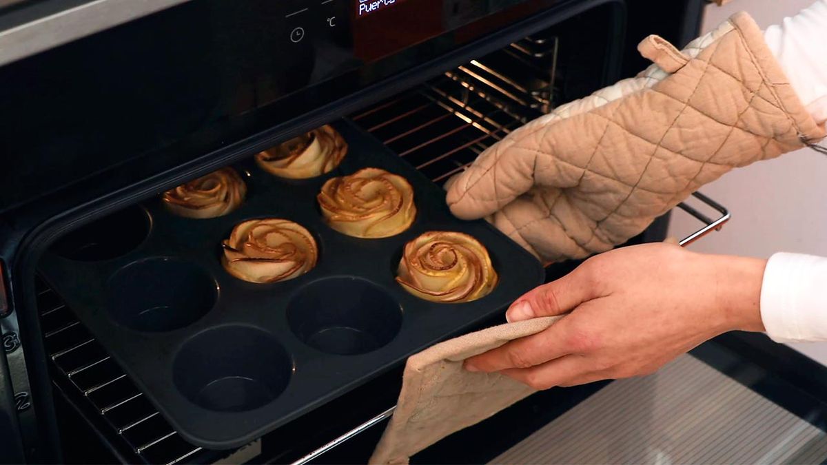 Receta de rosas de manzana para San Valentín  paso 6