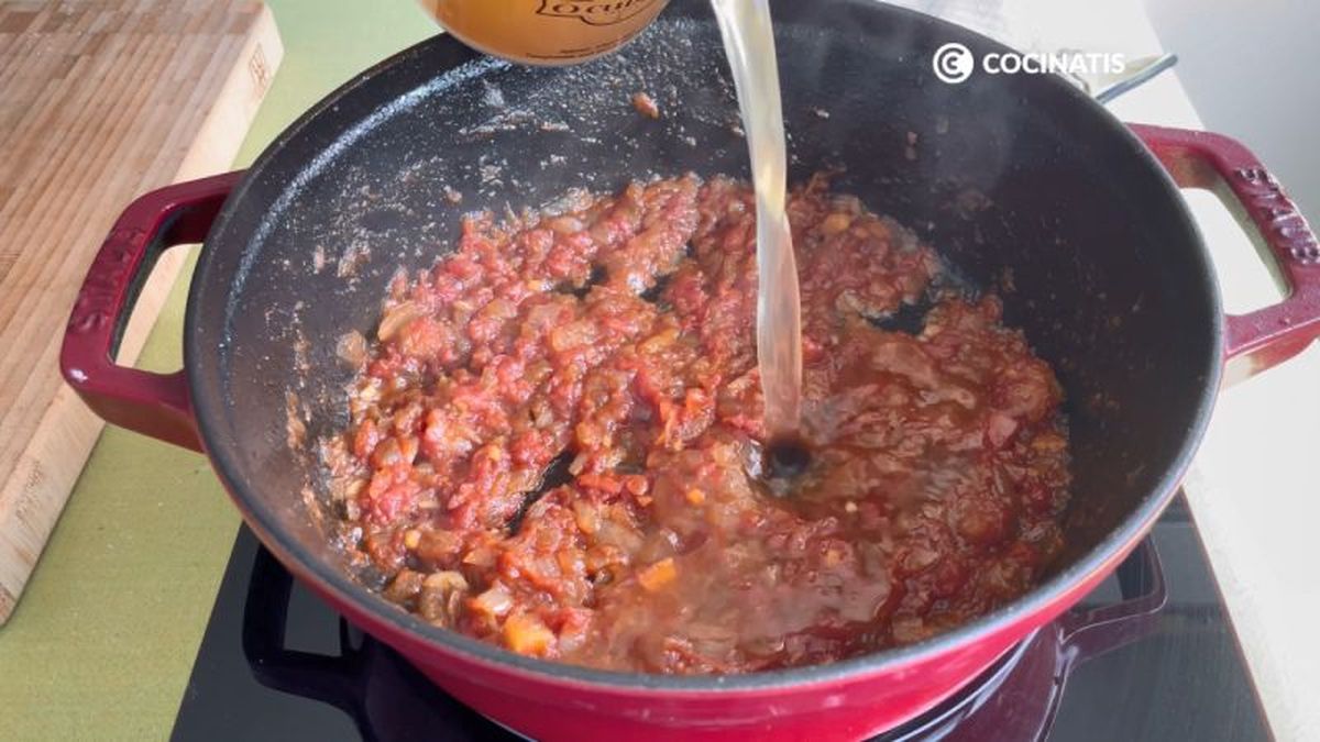 Agregamos el caldo al sofrito