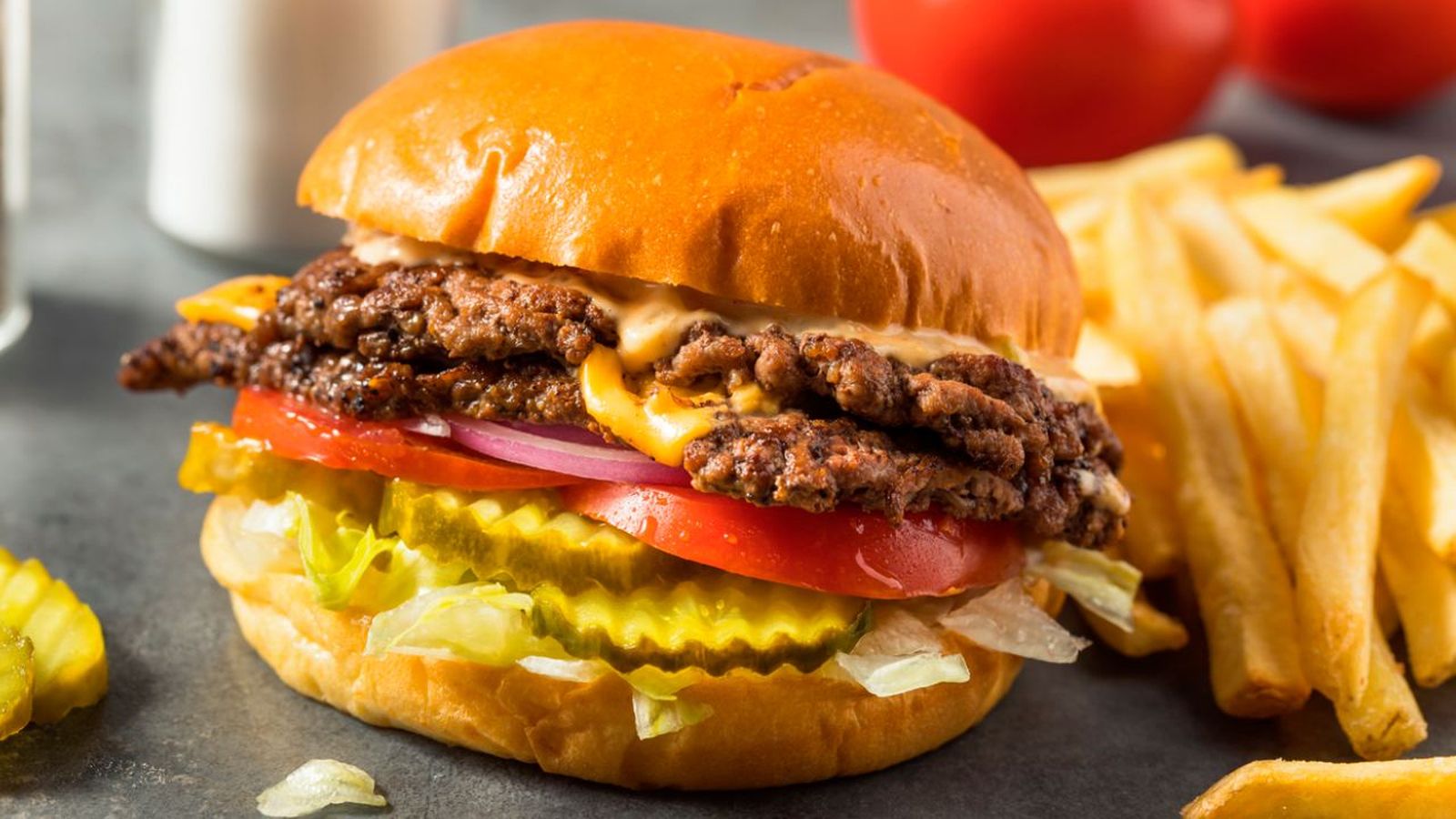 El secreto de la smash burger: aplastar para obtener el máximo sabor