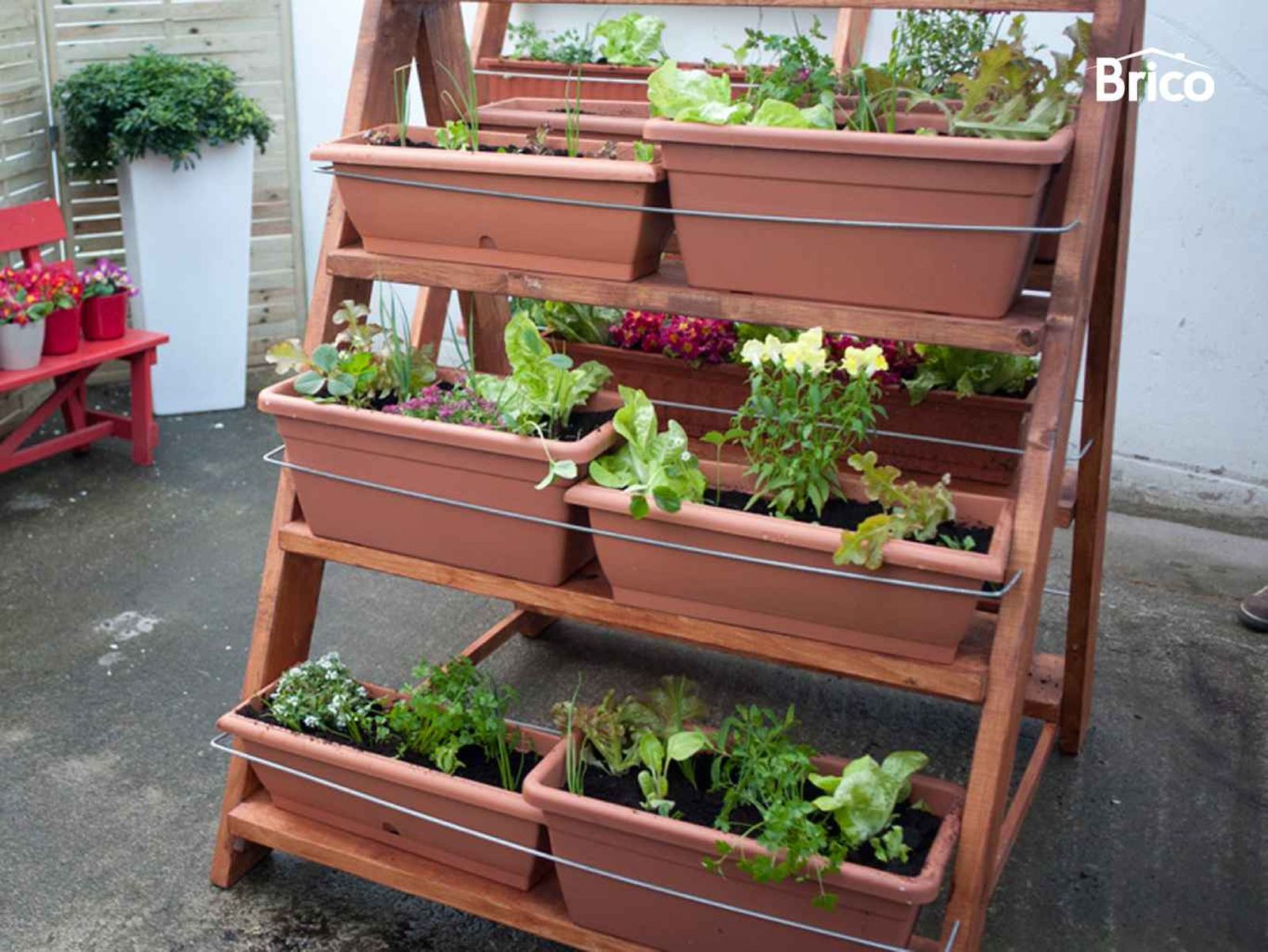 Escalera para huerto en la terraza