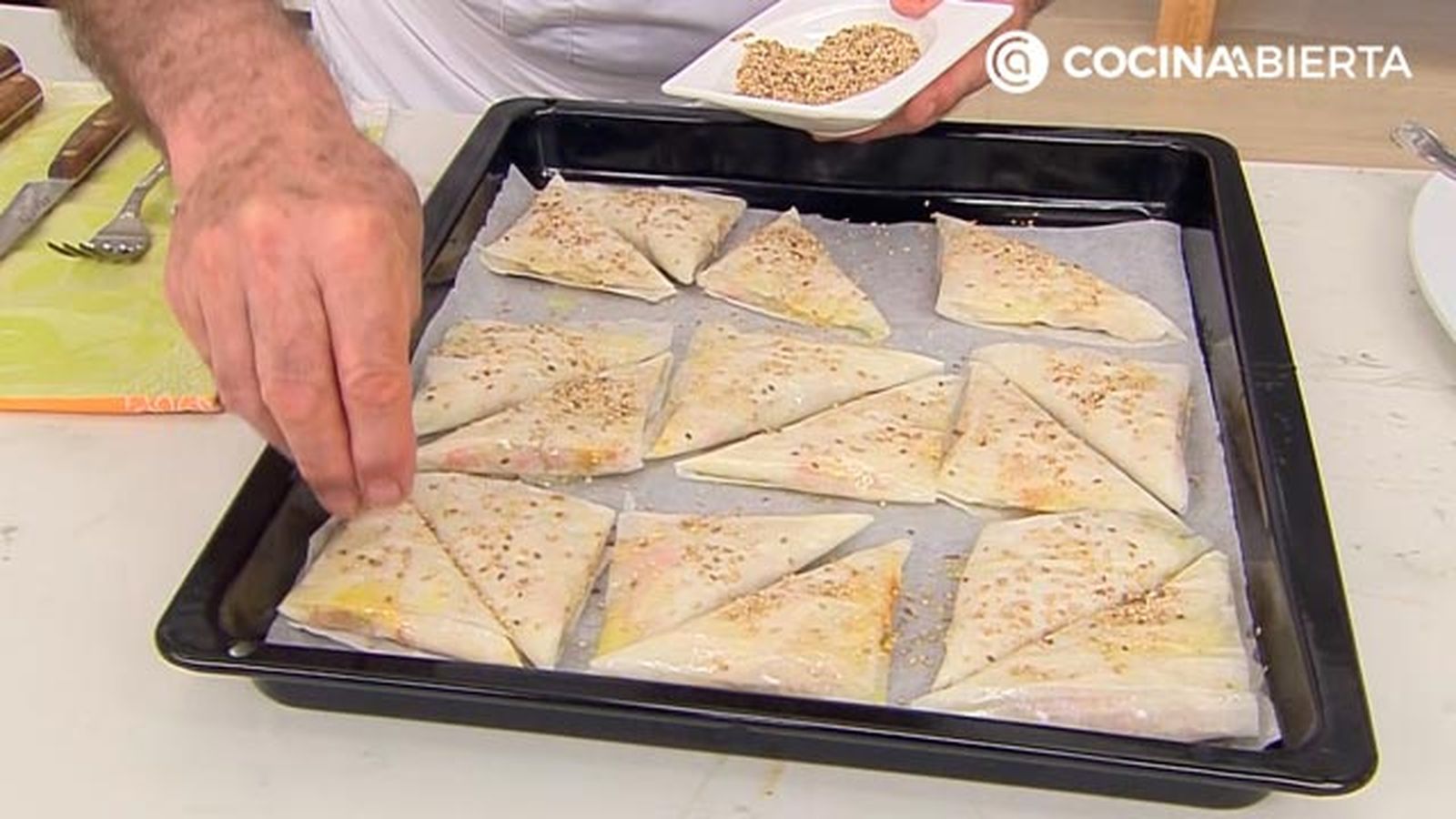 samosas de pollo con salsa yogur empanadillas India receta karlos arguinano karl67800321 paso4