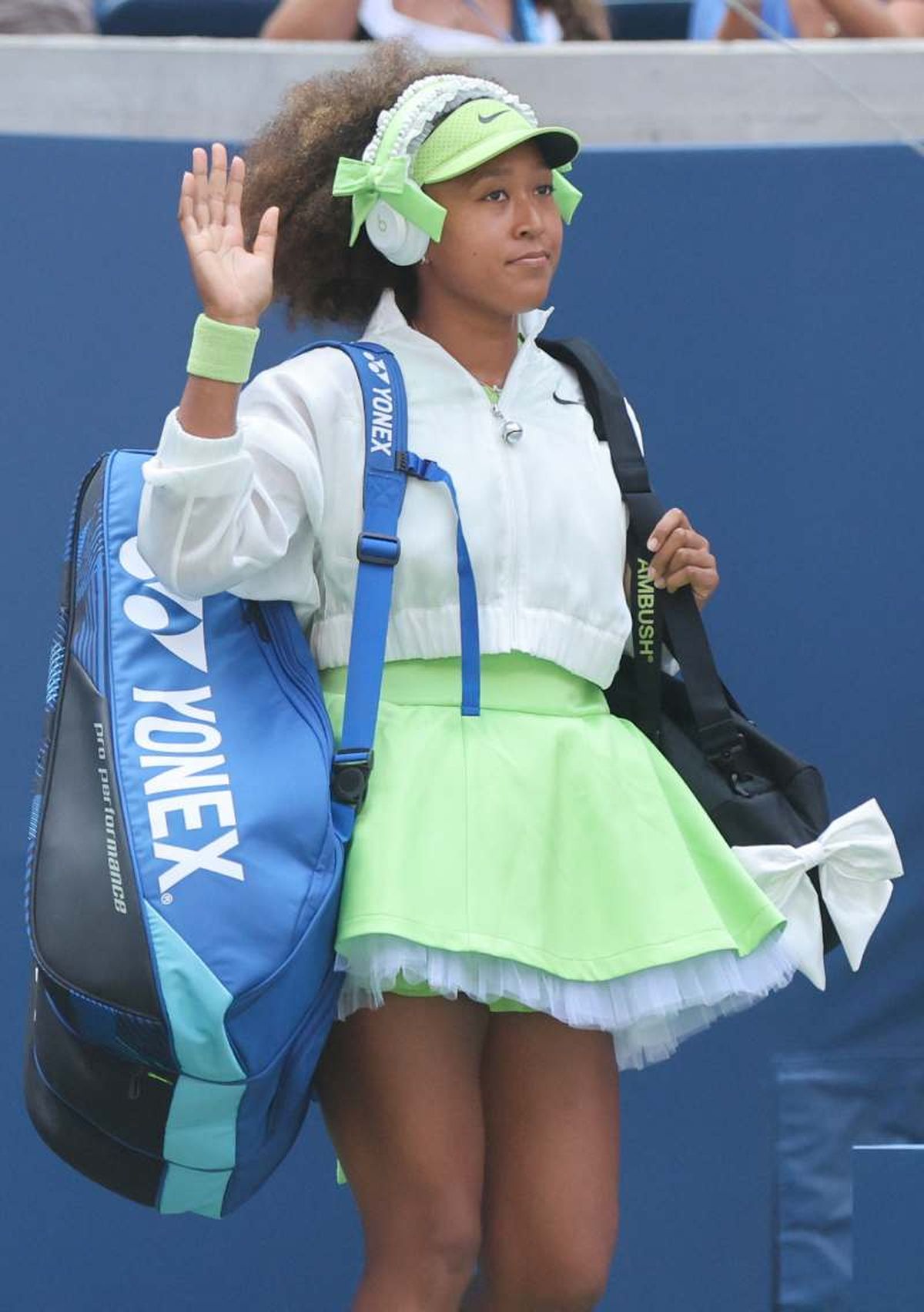 Naomi Osaka a su llegada a la pista
