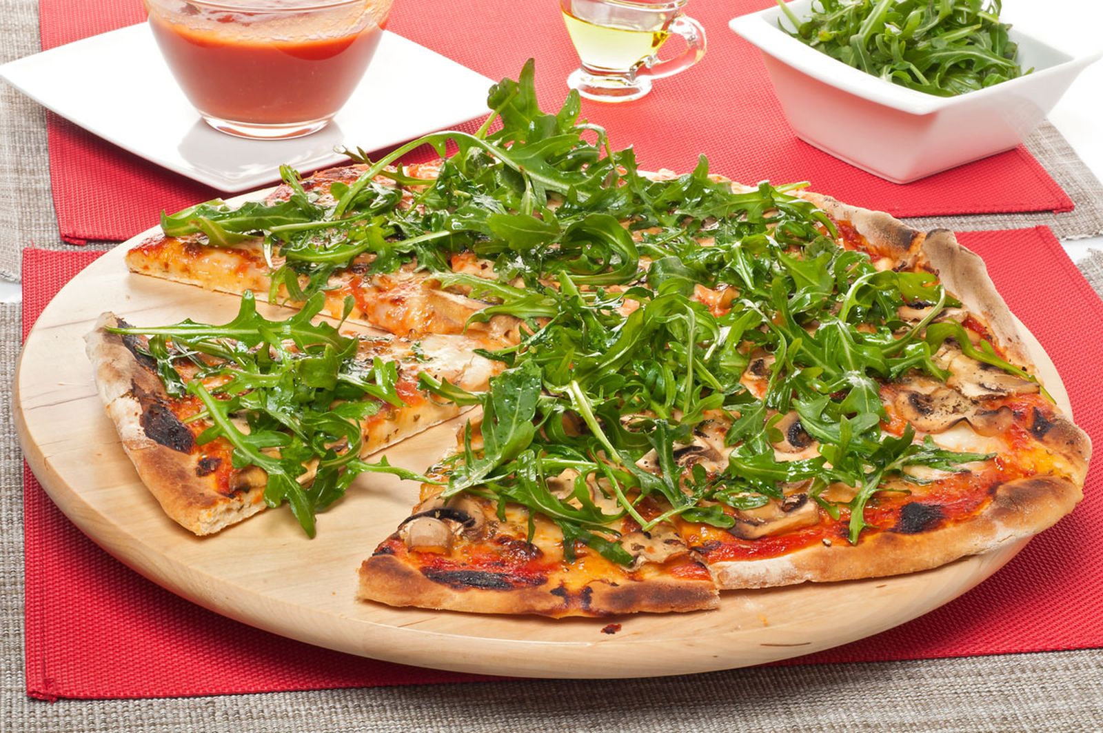 312 Pizza de champiñones con rucula (1128) xl