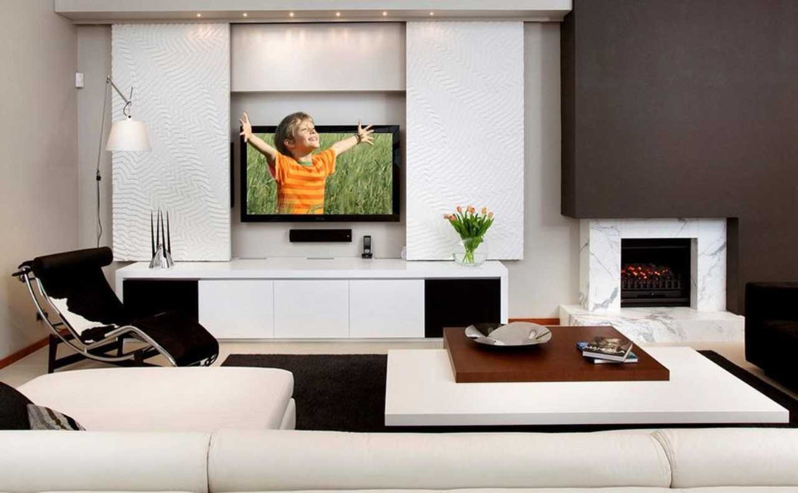 Salón blanco moderno.