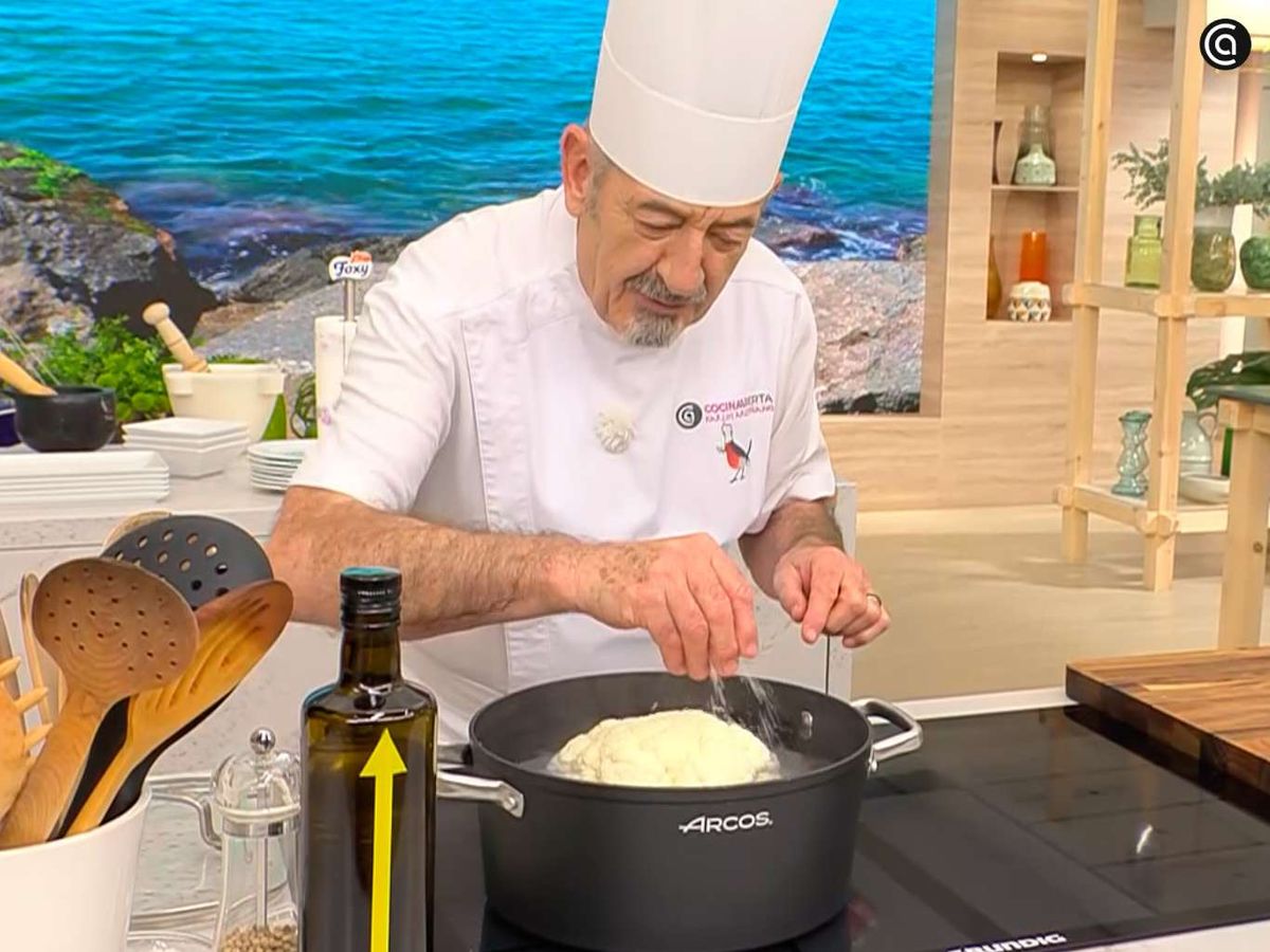 Cuece la coliflor en agua