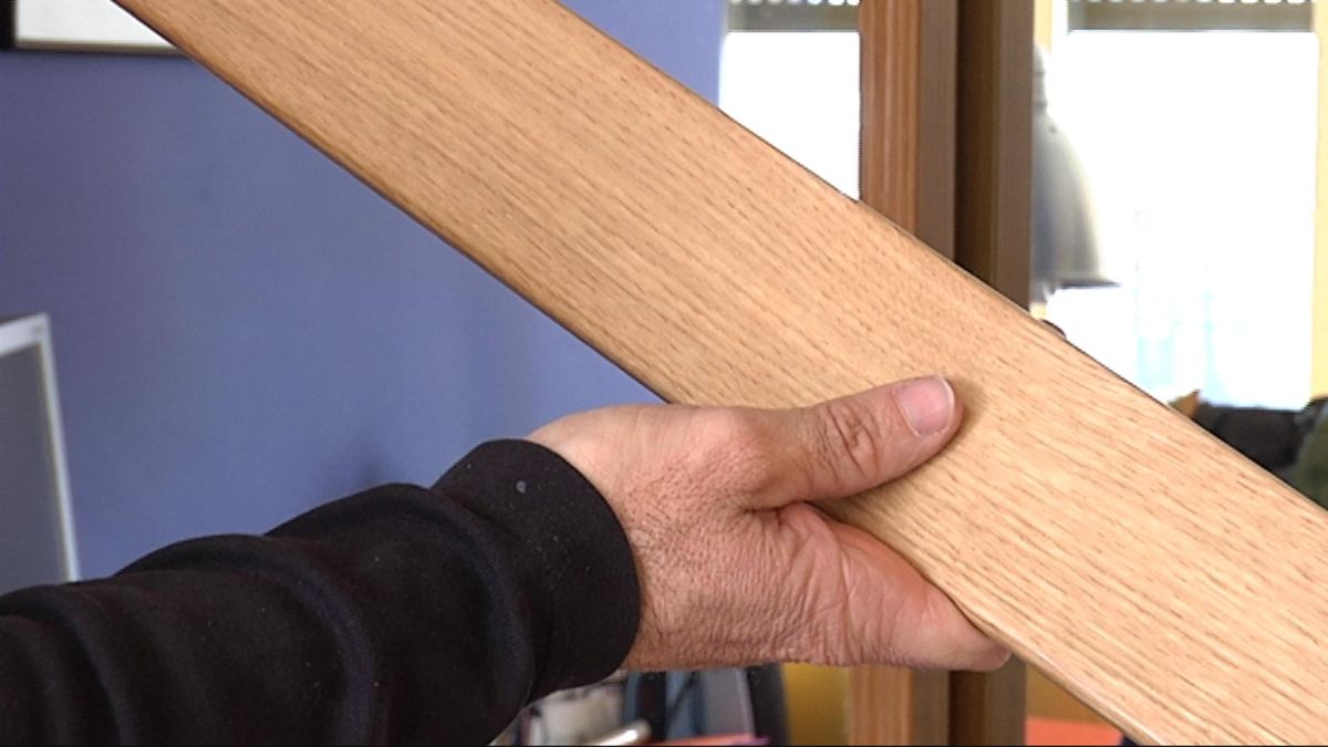 Fijar remate en puerta corredera paso 1