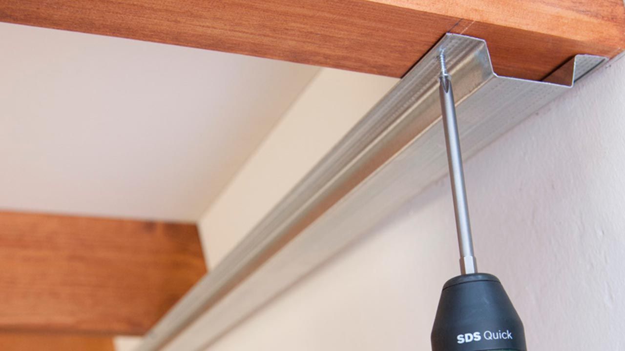 Bricomanía   Aislar techo con paneles decorativos 2