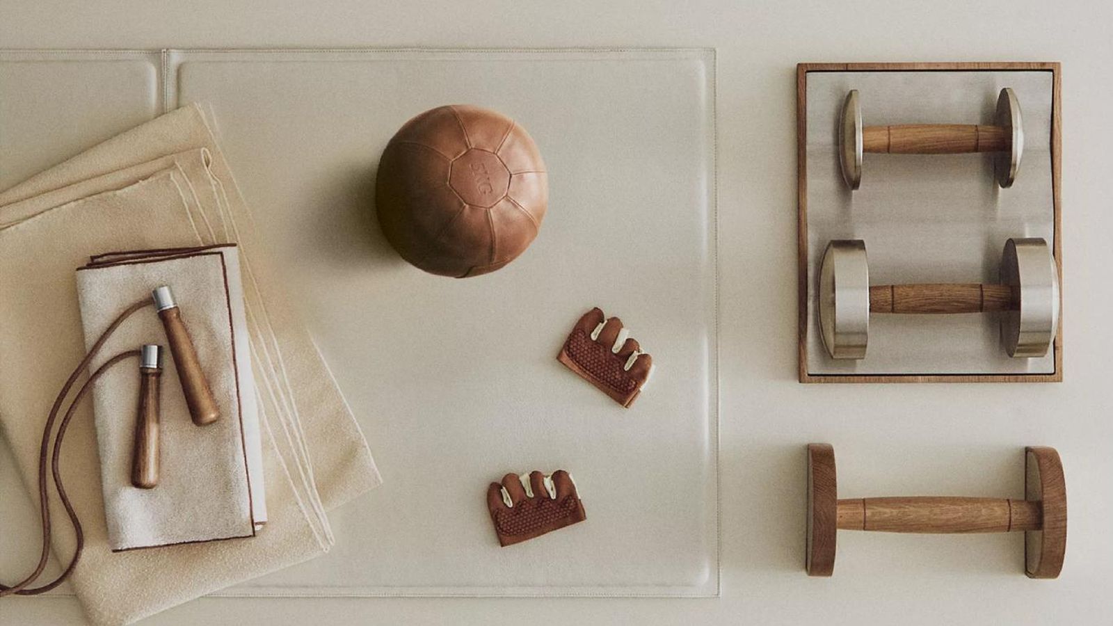 Accesorios vintage para hacer yoga.