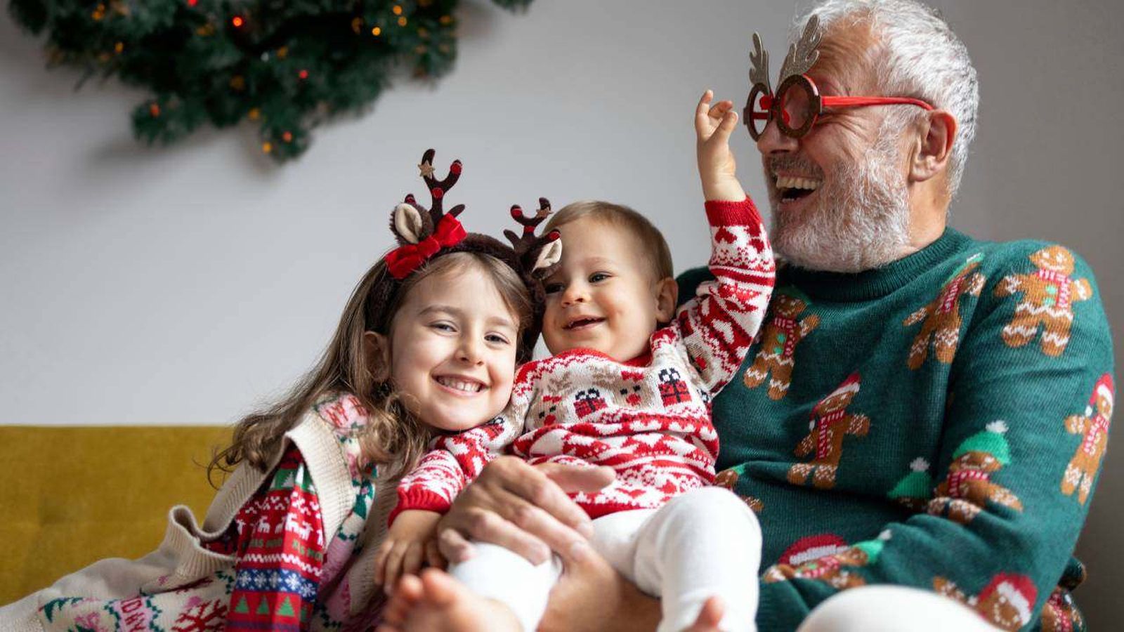 El tercer viernes de diciembre se celebra el día del jersey navideño feo
