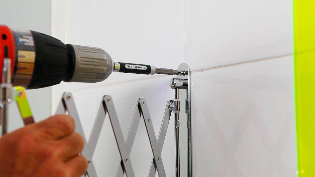 Espejo extensible con luz paso 5