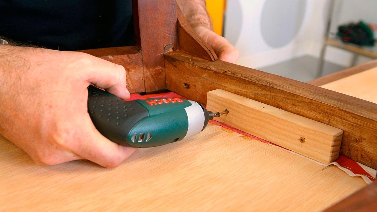 Restaurar una silla clásica paso 16