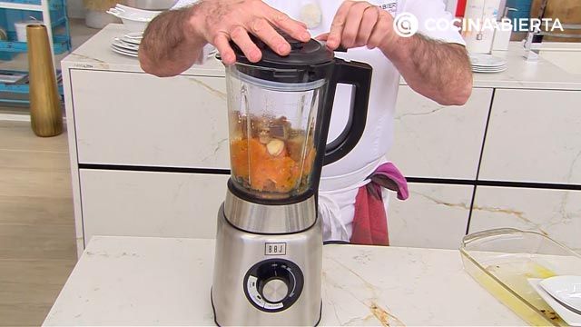 receta puerros asados horno con salsa romesco karlos arguinano KARL6721 paso2