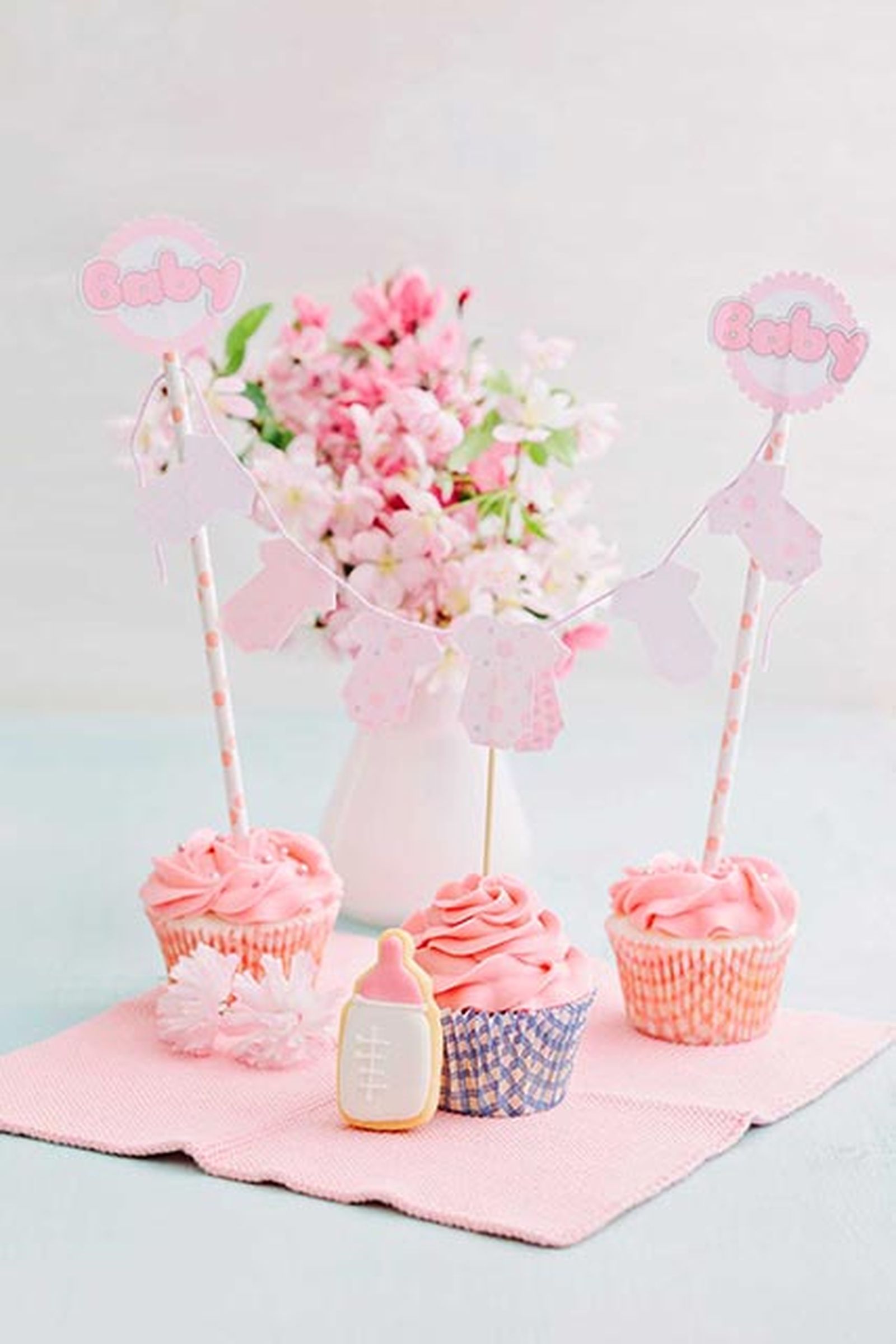 Decoración para fiesta baby shower   dulces infantiles niña