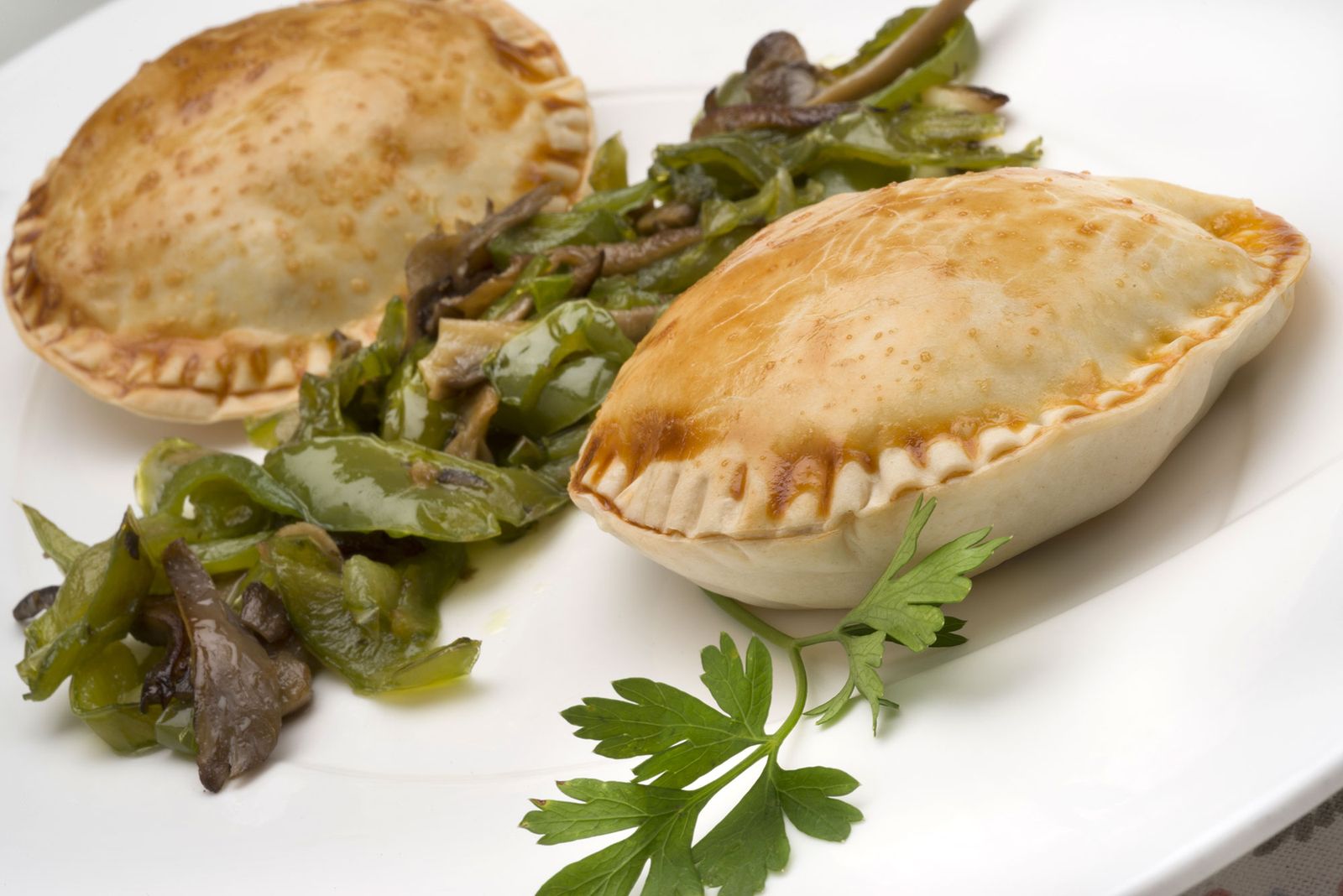 5837 1 Empanadillas de patata, calabacin y huevo (1222) xl