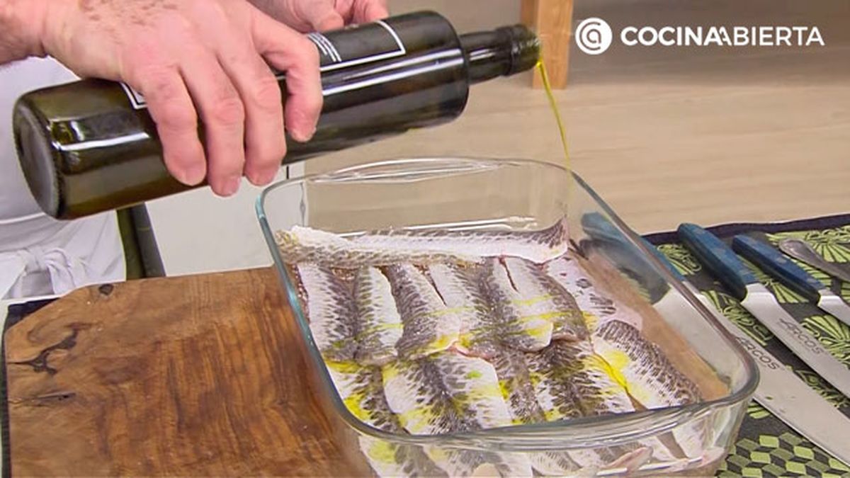 KARL67120321 receta sabiron con fideos karlos arguinano paso5