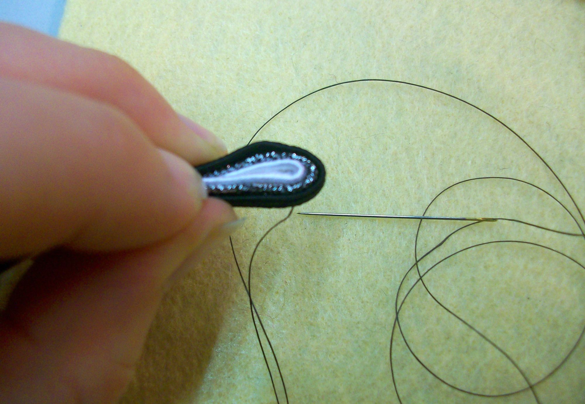 tecnica soutache adorno paso1