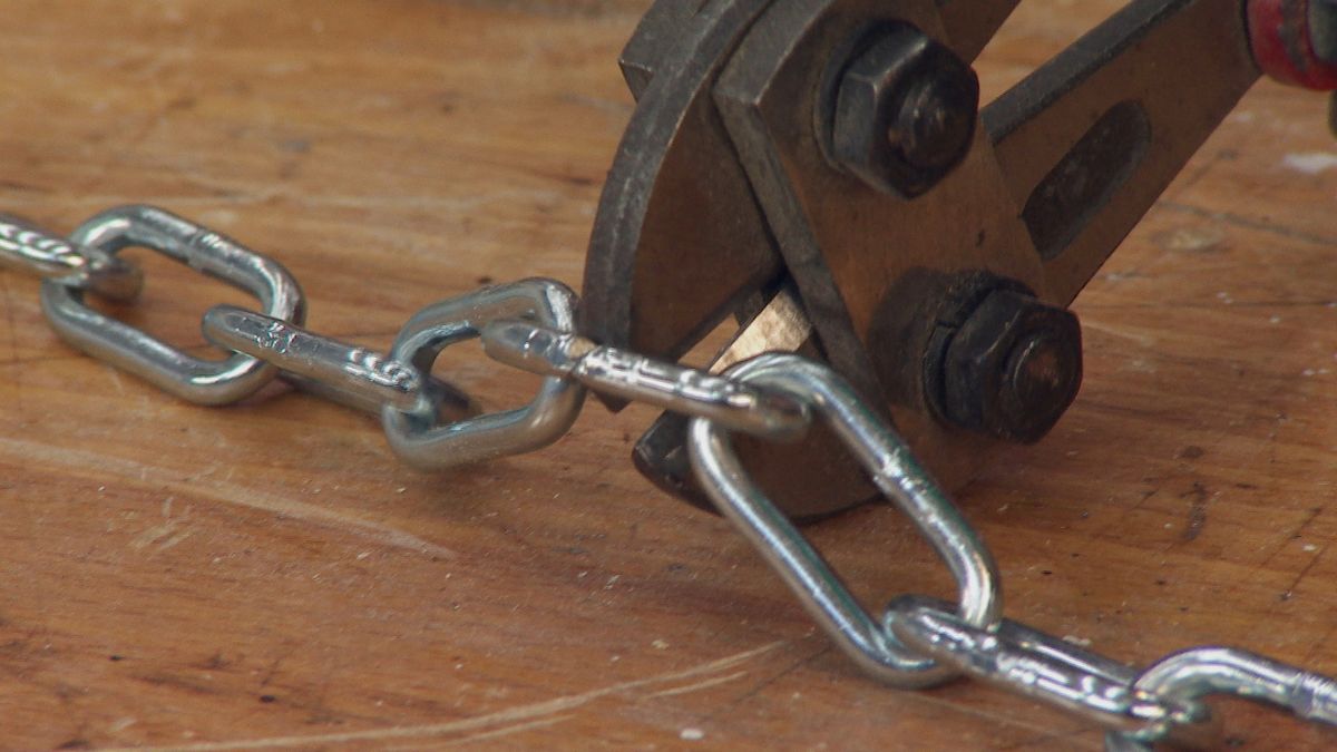 Cómo hacer mecedora colgante con un palé paso 11