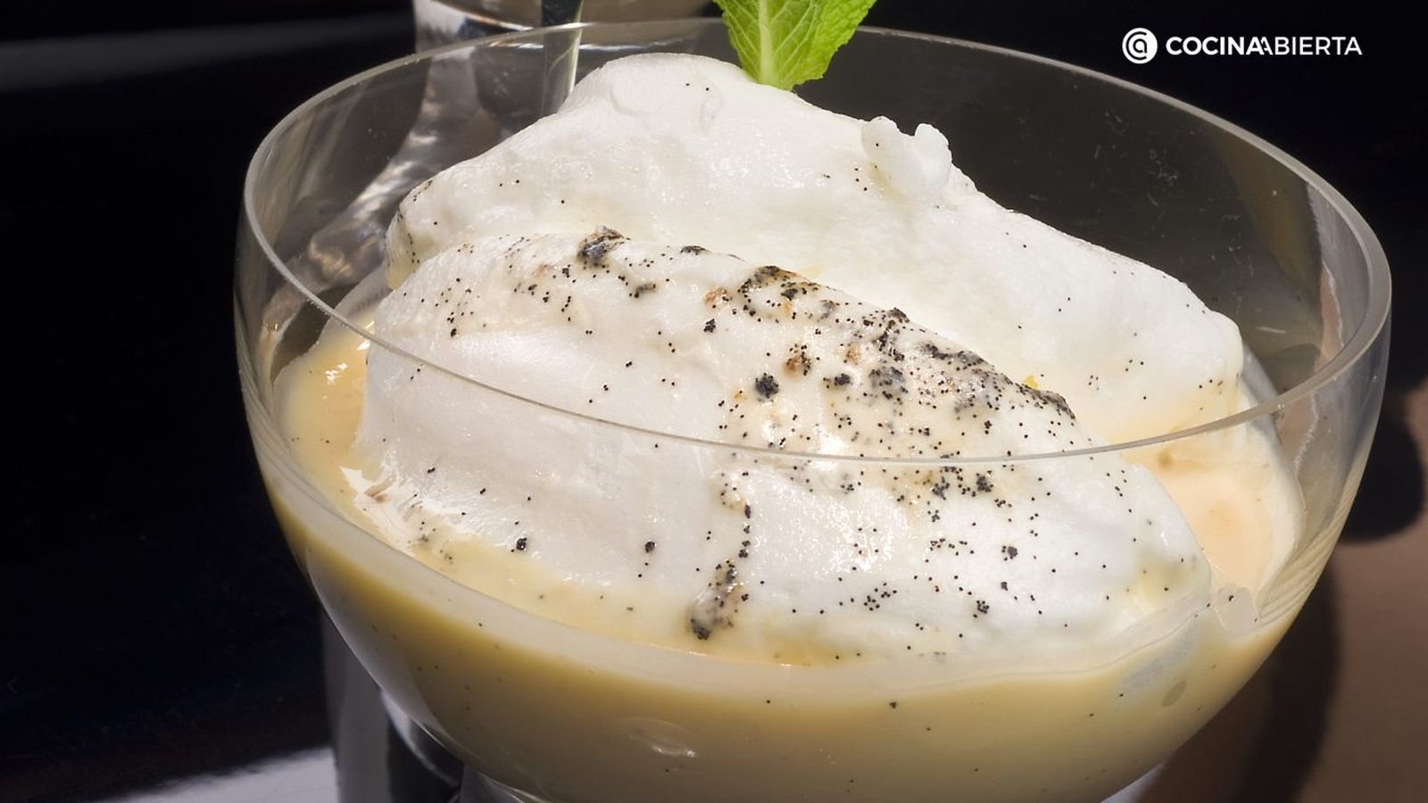 Aprende a hacer un suave merengue con crema de leche con la receta de Eva Arguiñano