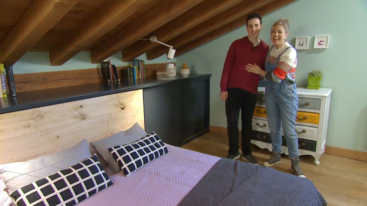 DEKO0721 decorar dormitorio juvenil verde en buhardilla paso10